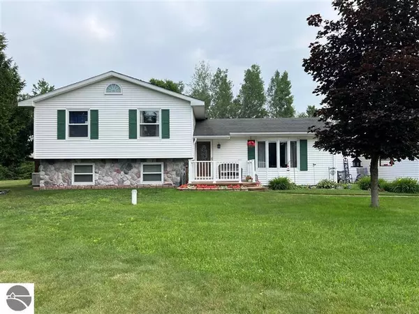 11488 E 12 Road, Manton, MI 49663