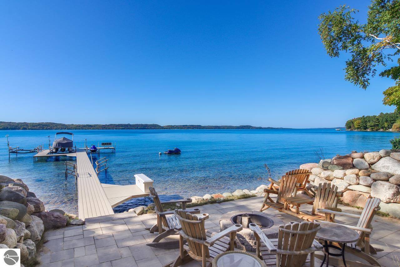 6882 SE Torch Lake Drive, Alden, MI 49612-9510