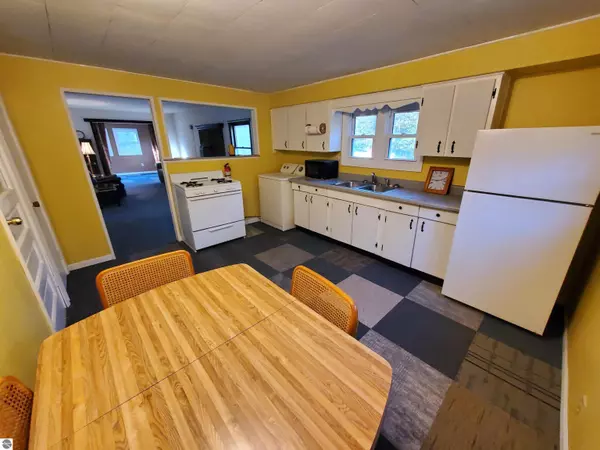 Shepherd, MI 48883,5180 W Hines Street