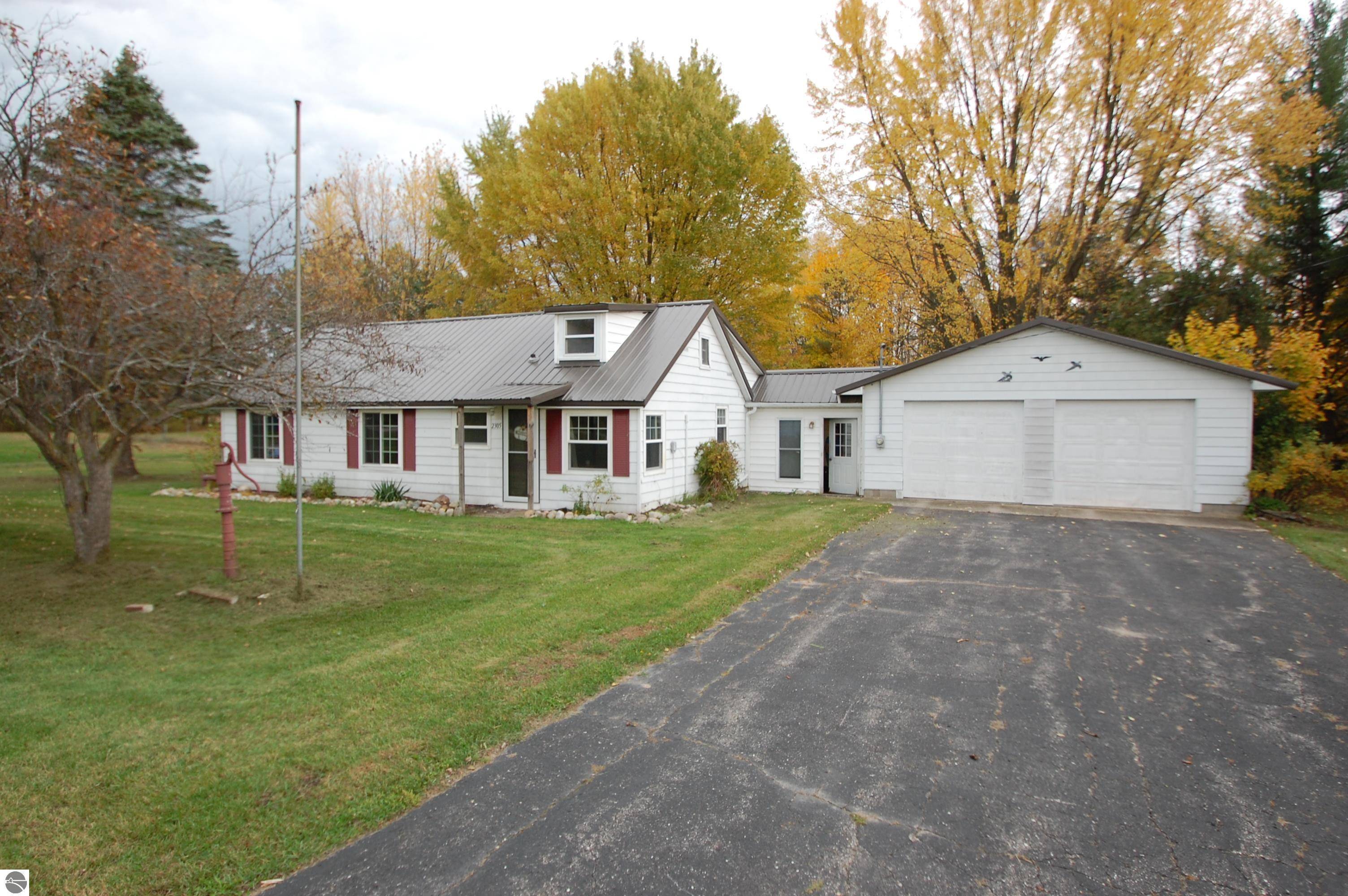 2305 Henderson Lake Road, Prescott, MI 48756