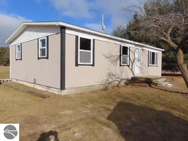 8829 E Pierce Road, Ithaca, MI 48847