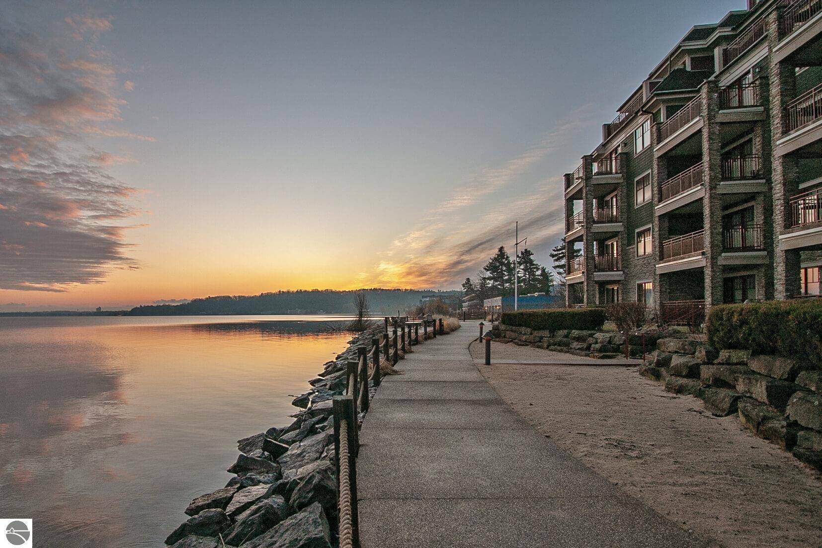 Traverse City, MI 49686,2035 N US-31 N