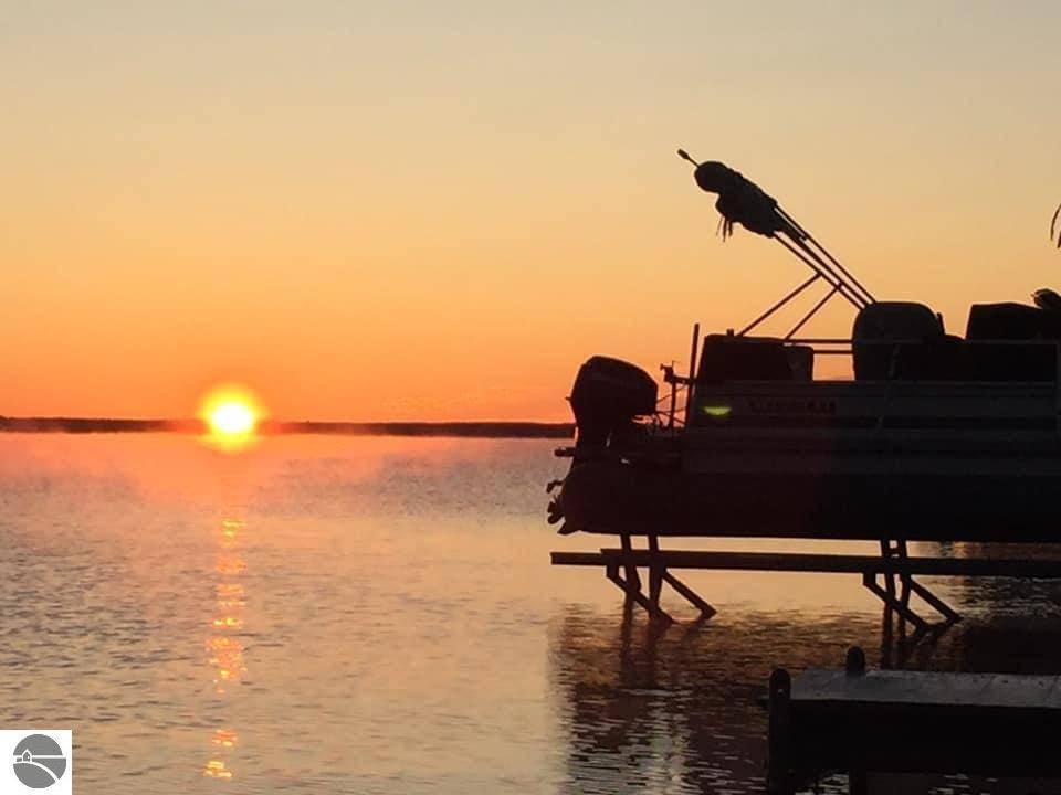 Houghton Lake, MI 48629,10360 West Shore Drive