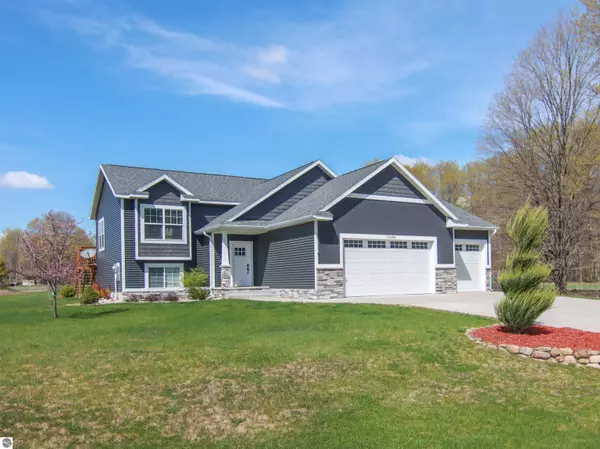 15688 Nuthatch Drive, Thompsonville, MI 49683