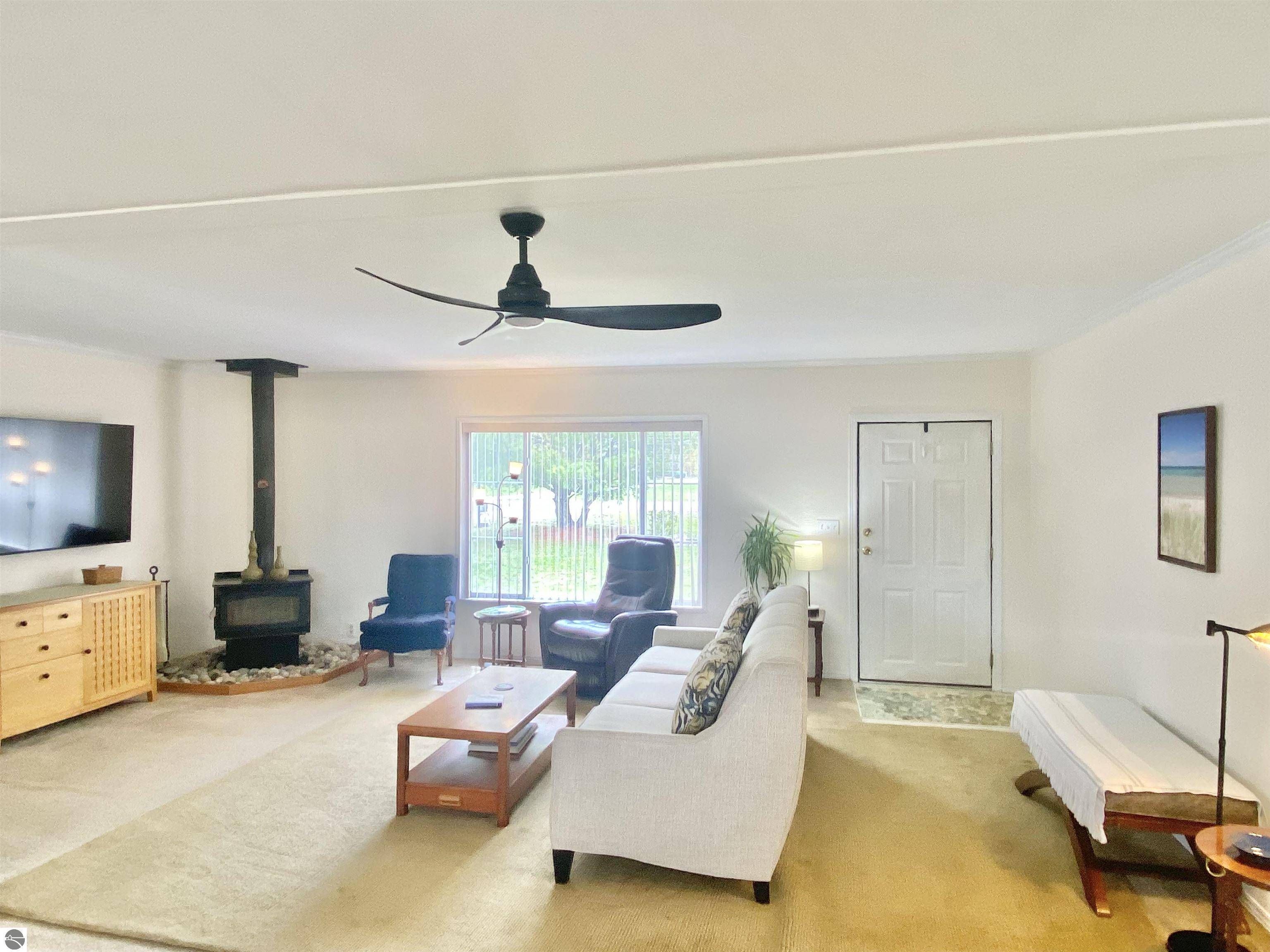 Honor, MI 49640,10700 Scenic Drive