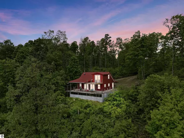 12499 23 Mile Road, Tustin, MI 49601-1754