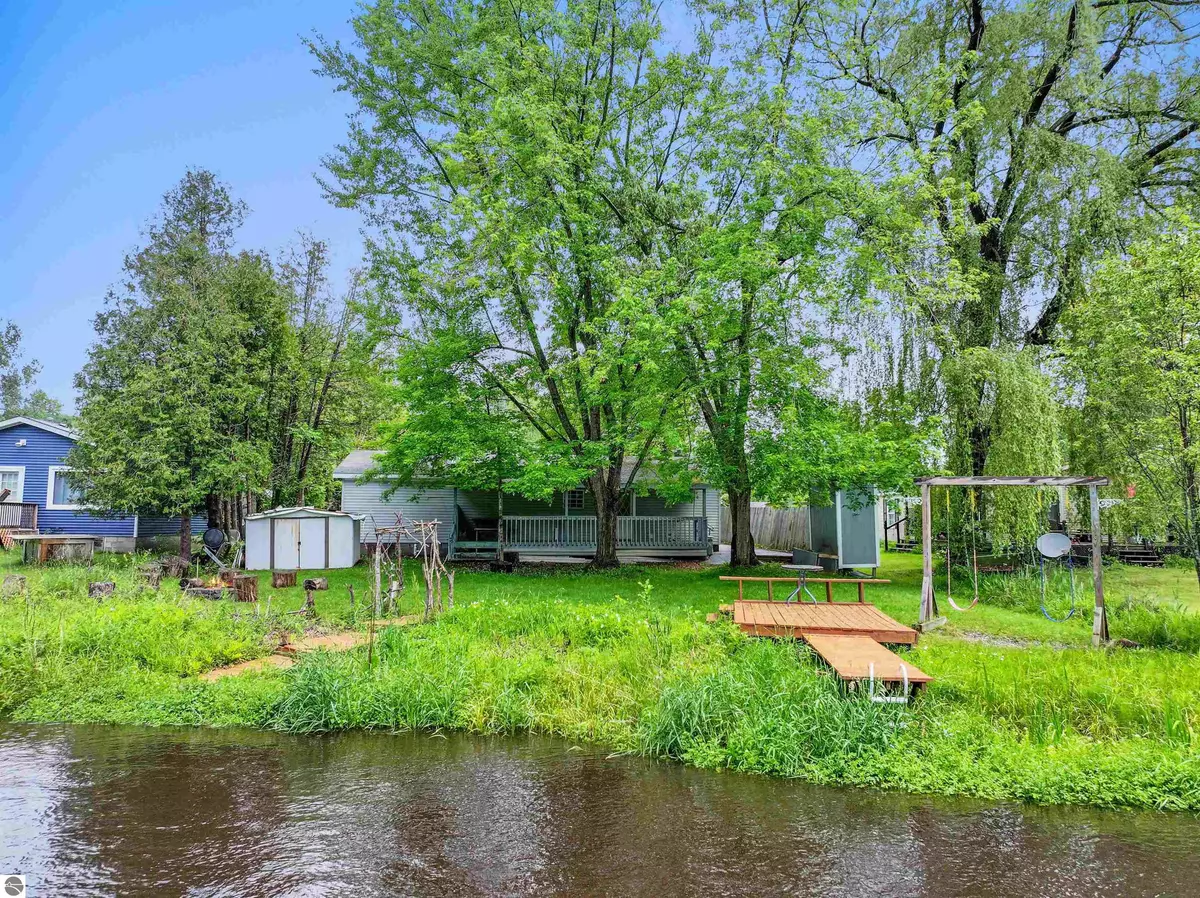 Honor, MI 49640,10793 Riverside Drive