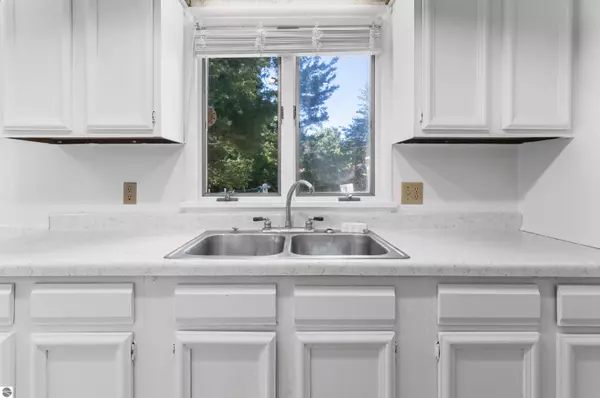 Kaleva, MI 49645,14738 Metsola Avenue