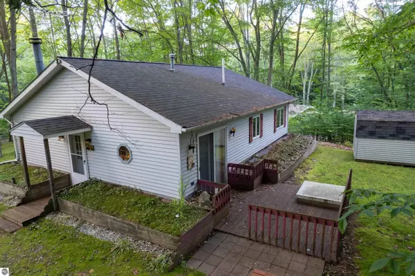 Leroy, MI 49655,16650 Oak Ridge Drive