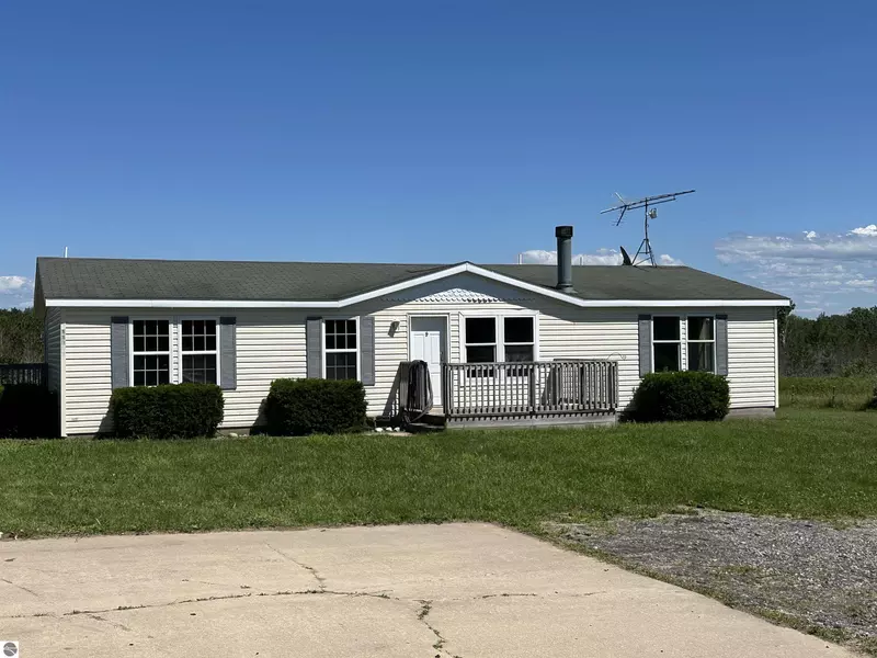 11130 N US31, Charlevoix, MI 49720