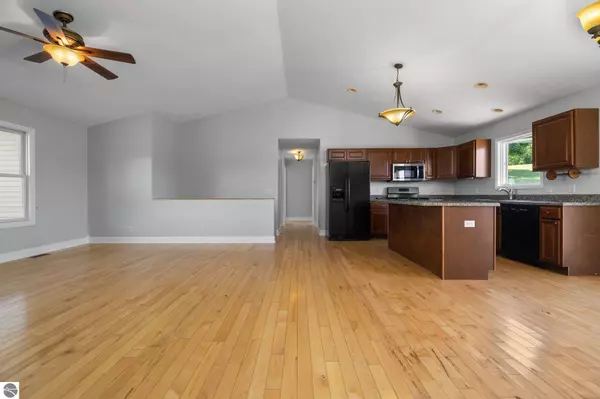 Suttons Bay, MI 49682,11116 E Meadow View Drive