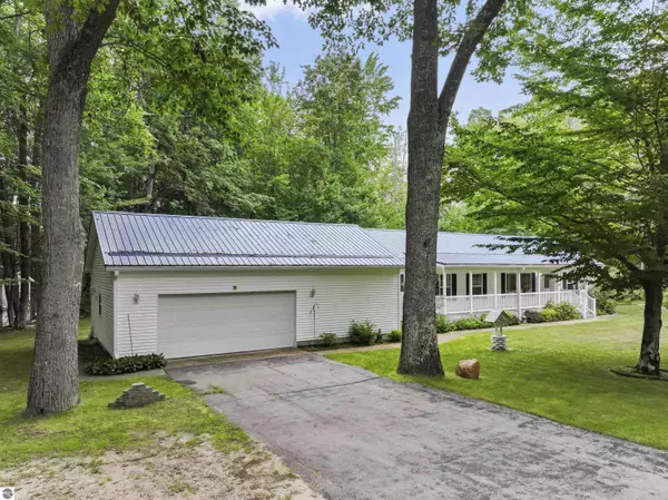 Cadillac, MI 49601,4757 W Lake Mitchell Drive