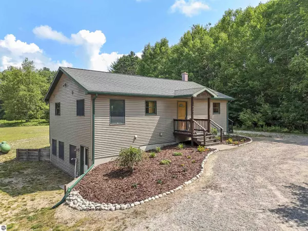 Honor, MI 49640,10536 Ryan Road