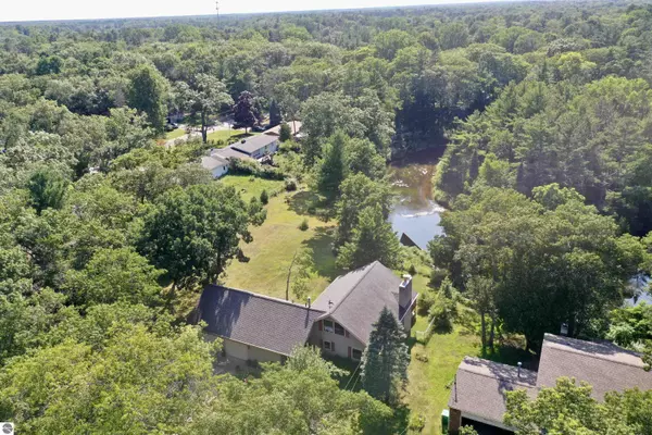 5601 W Weir Road, Oscoda, MI 48750