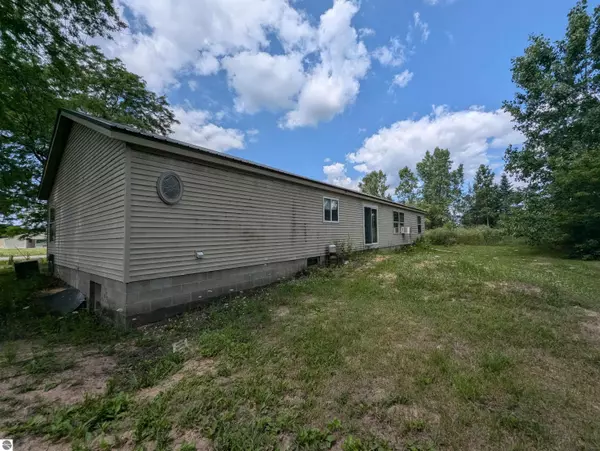 Standish, MI 48658,3347 Deep River Road