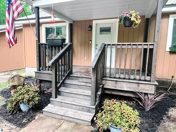 Farwell, MI 48622,5115 Cedar Court