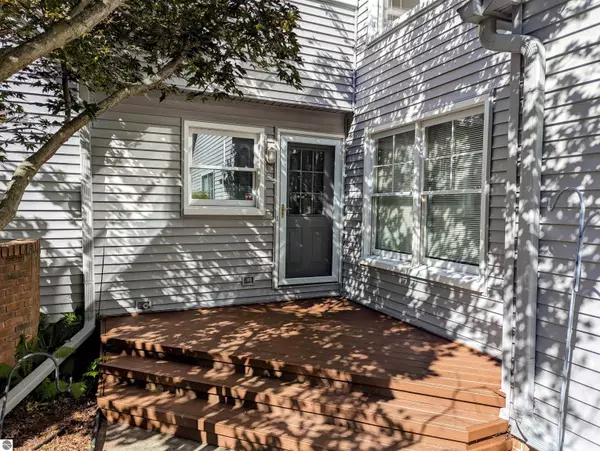 Farmington, MI 48336,23083 Farmington