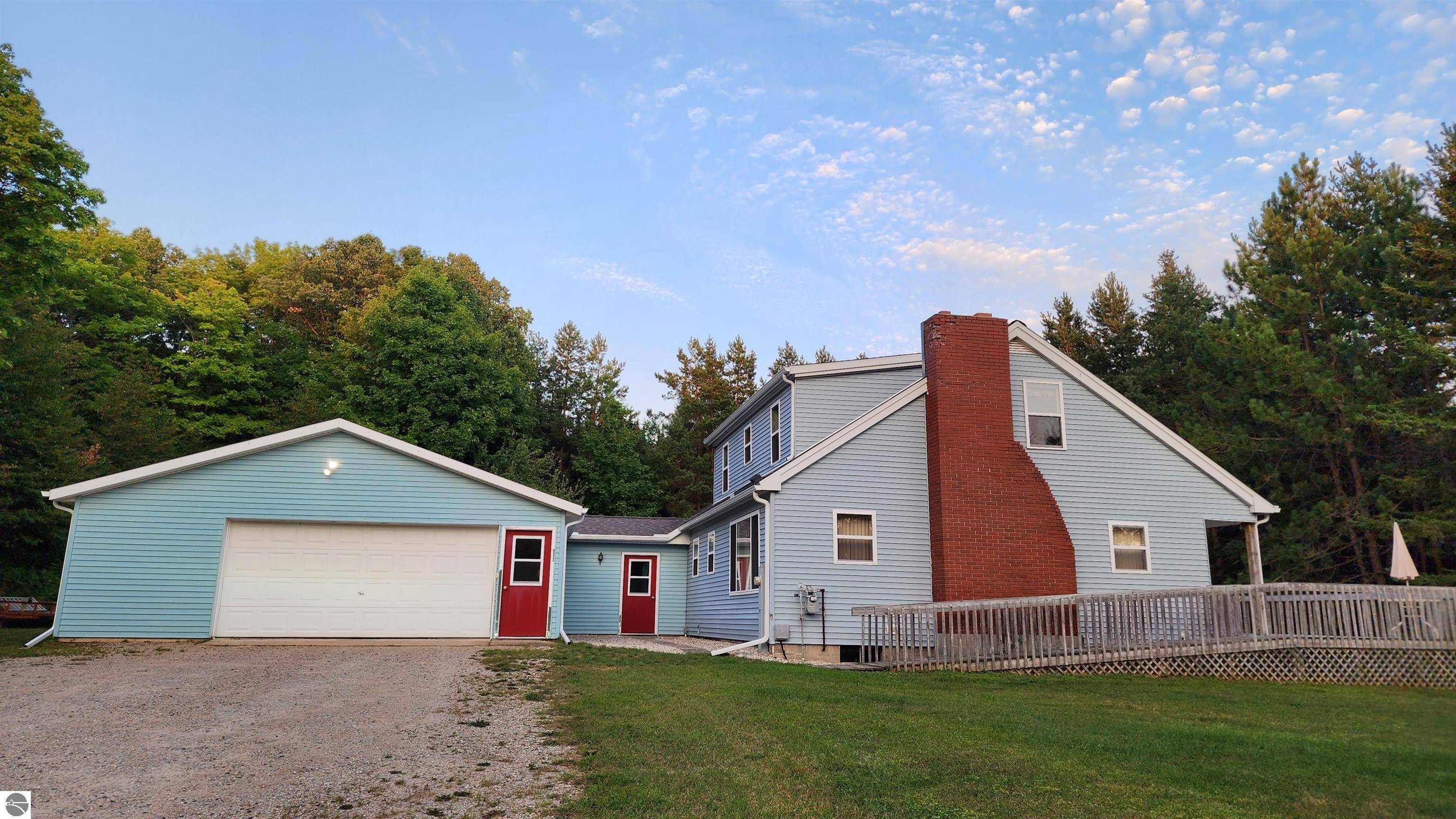 6368 County Road 441 6368 Hedberg Road, Newberry, MI 49868