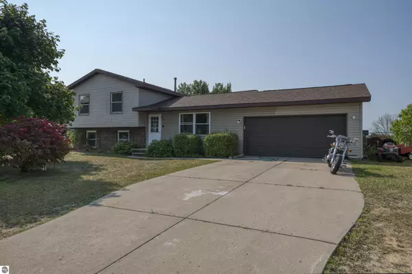 3925 Apollo Drive, Traverse City, MI 49686