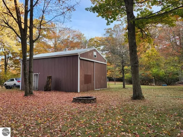 Oscoda, MI 48750,7739 N US-23