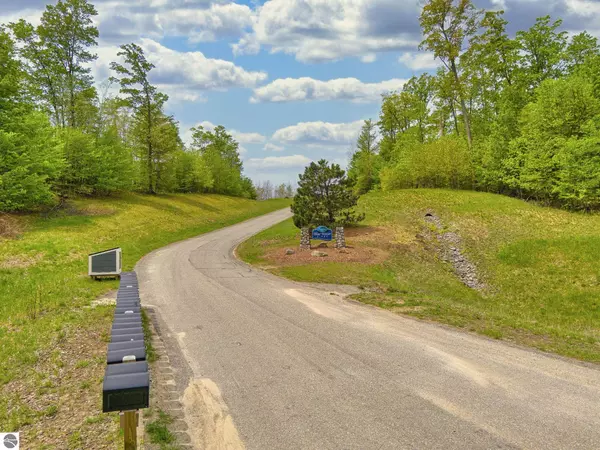 Suttons Bay, MI 49682,1949 N Blue Water Court