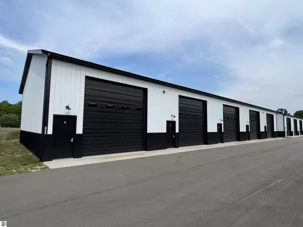 7450 Glendale 30/31, Bellaire, MI 49615