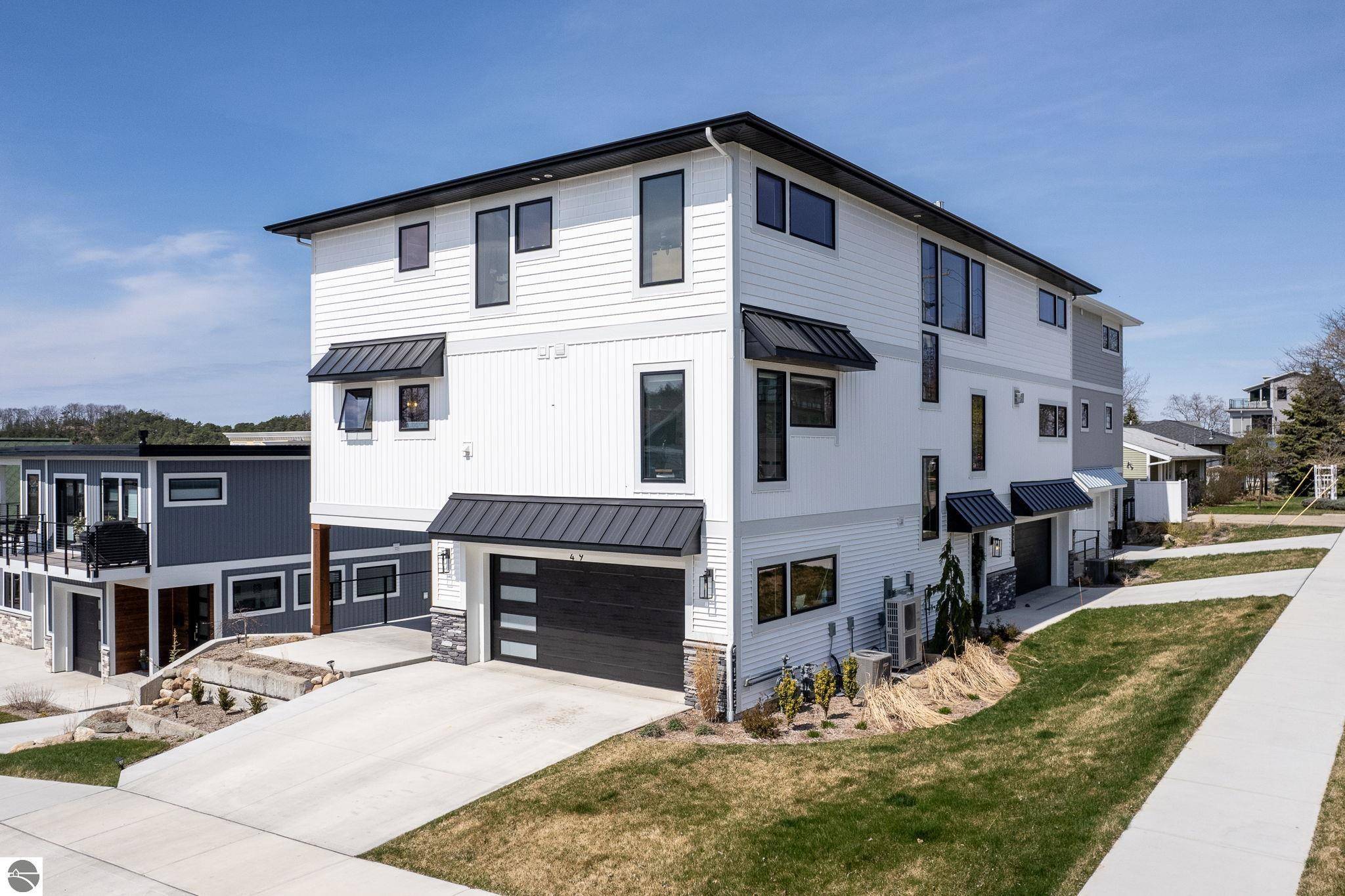49 Howard Avenue, Grand Haven, MI 49517