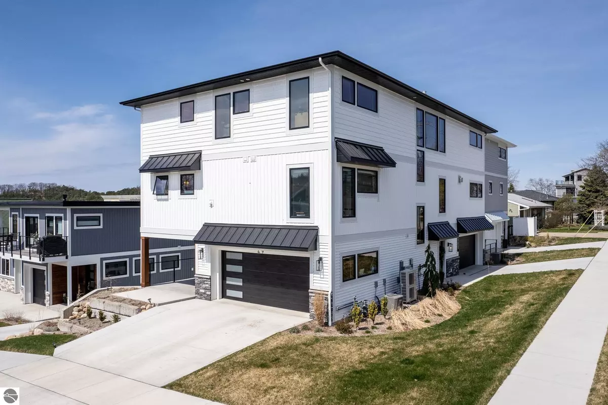 Grand Haven, MI 49517,49 Howard Avenue