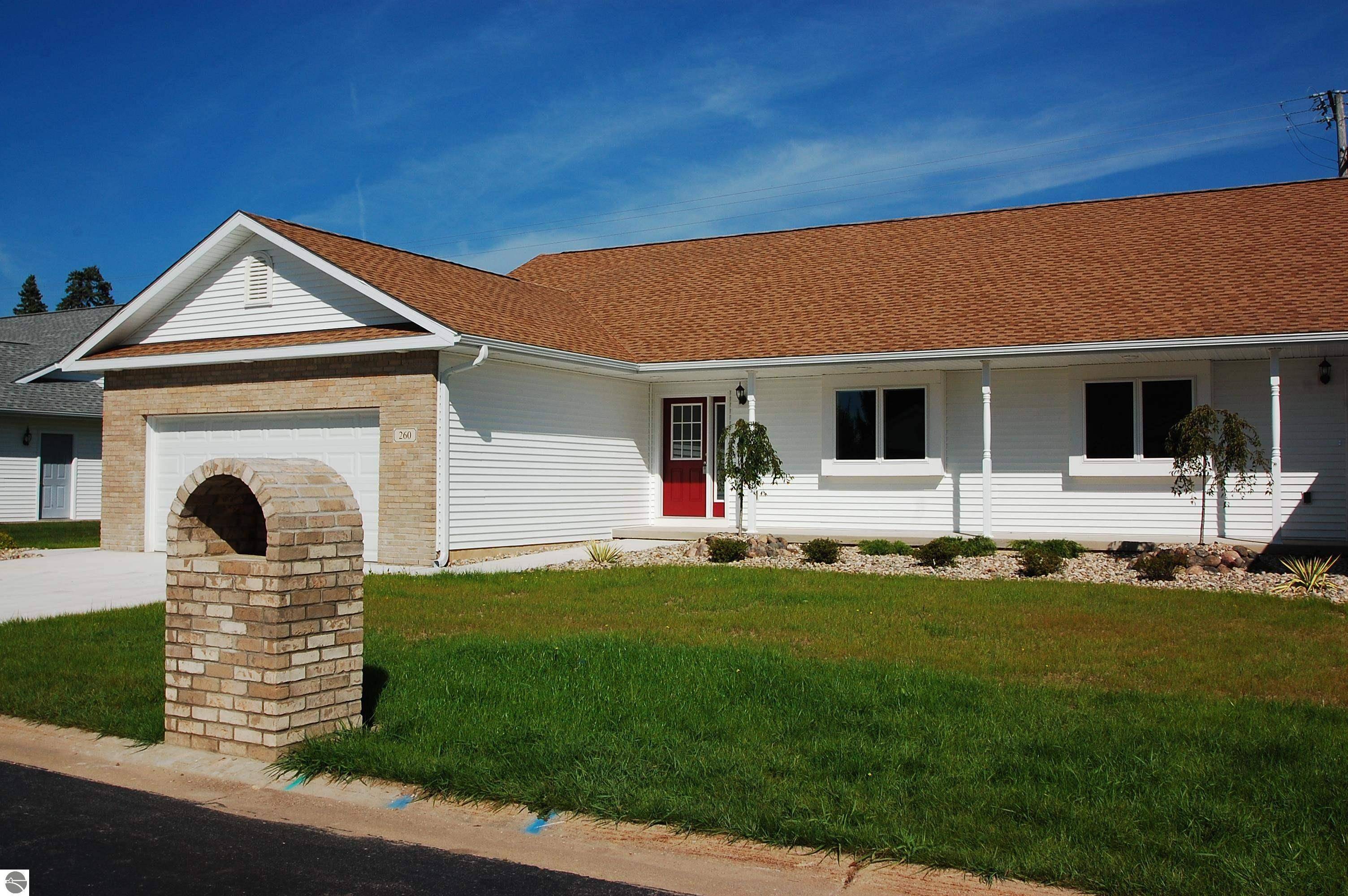 272 Windemere Place, West Branch, MI 48661