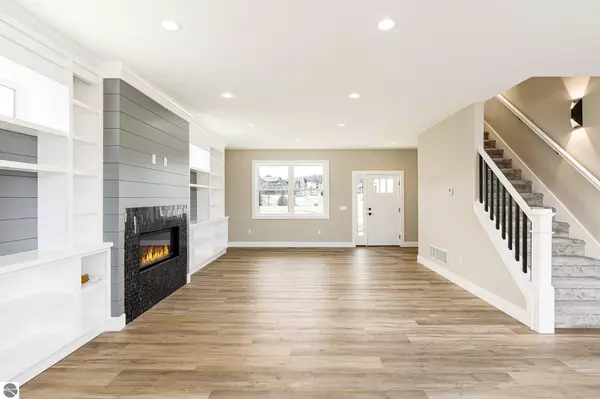 Traverse City, MI 49696,872 Vienna Way