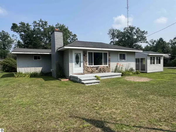 4628 Shady Lane, Oscoda, MI 48750