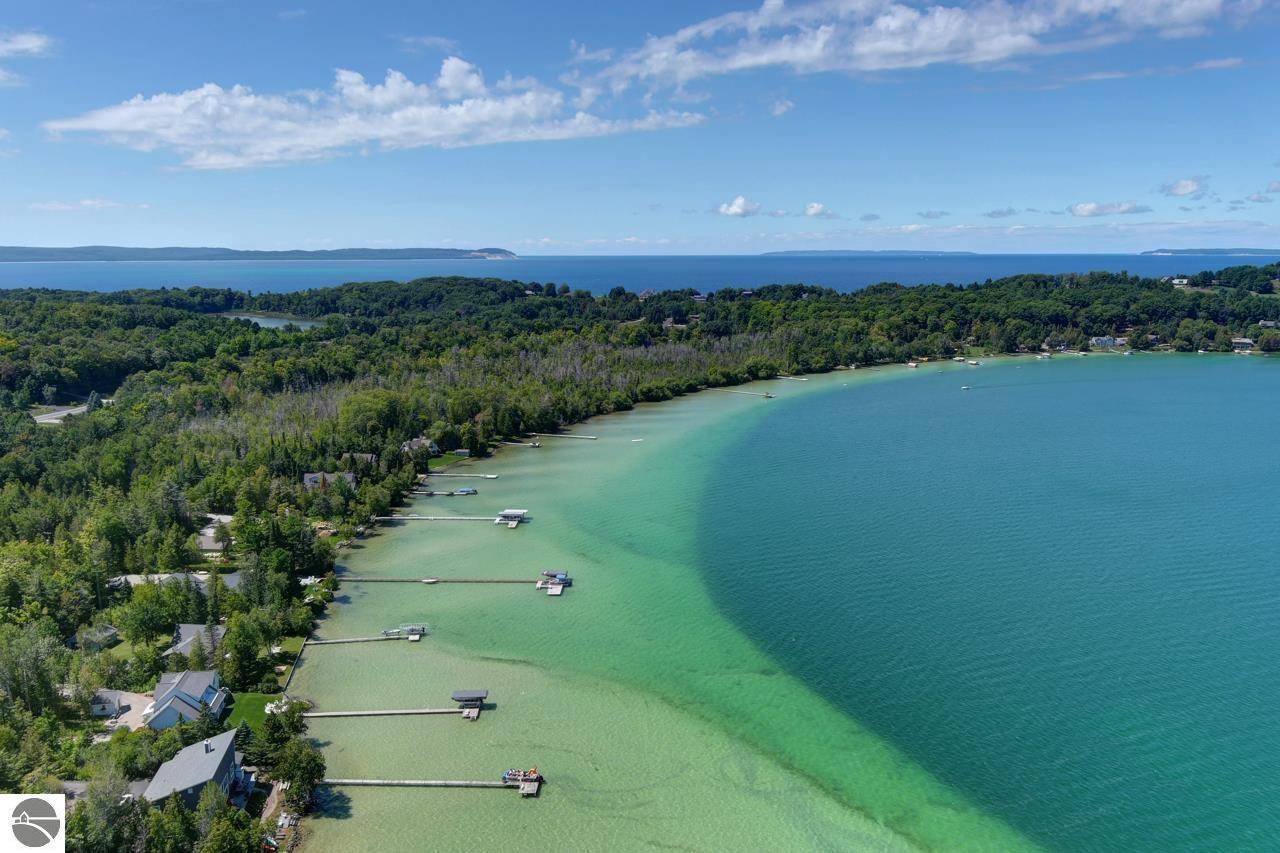4537 E Duck Lake Road, Lake Leelanau, MI 49653