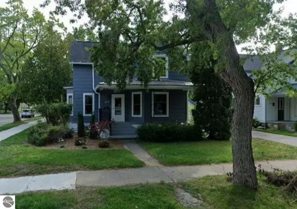 403 W 11th Street, Traverse City, MI 49684