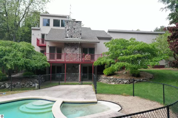 West Branch, MI 48661,2864 Peach Lake Road