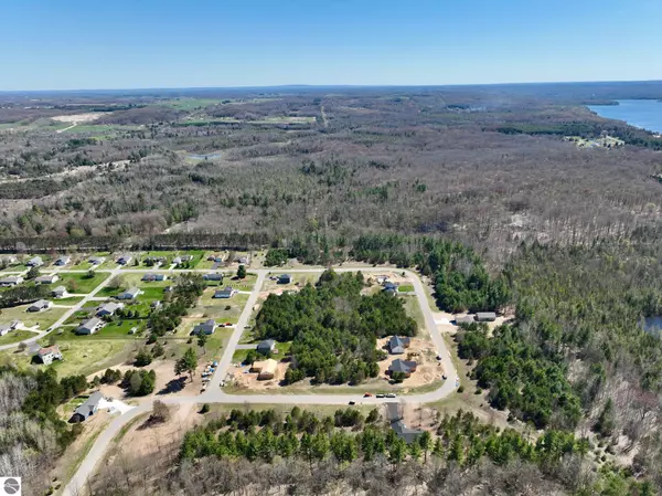 Grawn, MI 48637,3017 Michele Marie