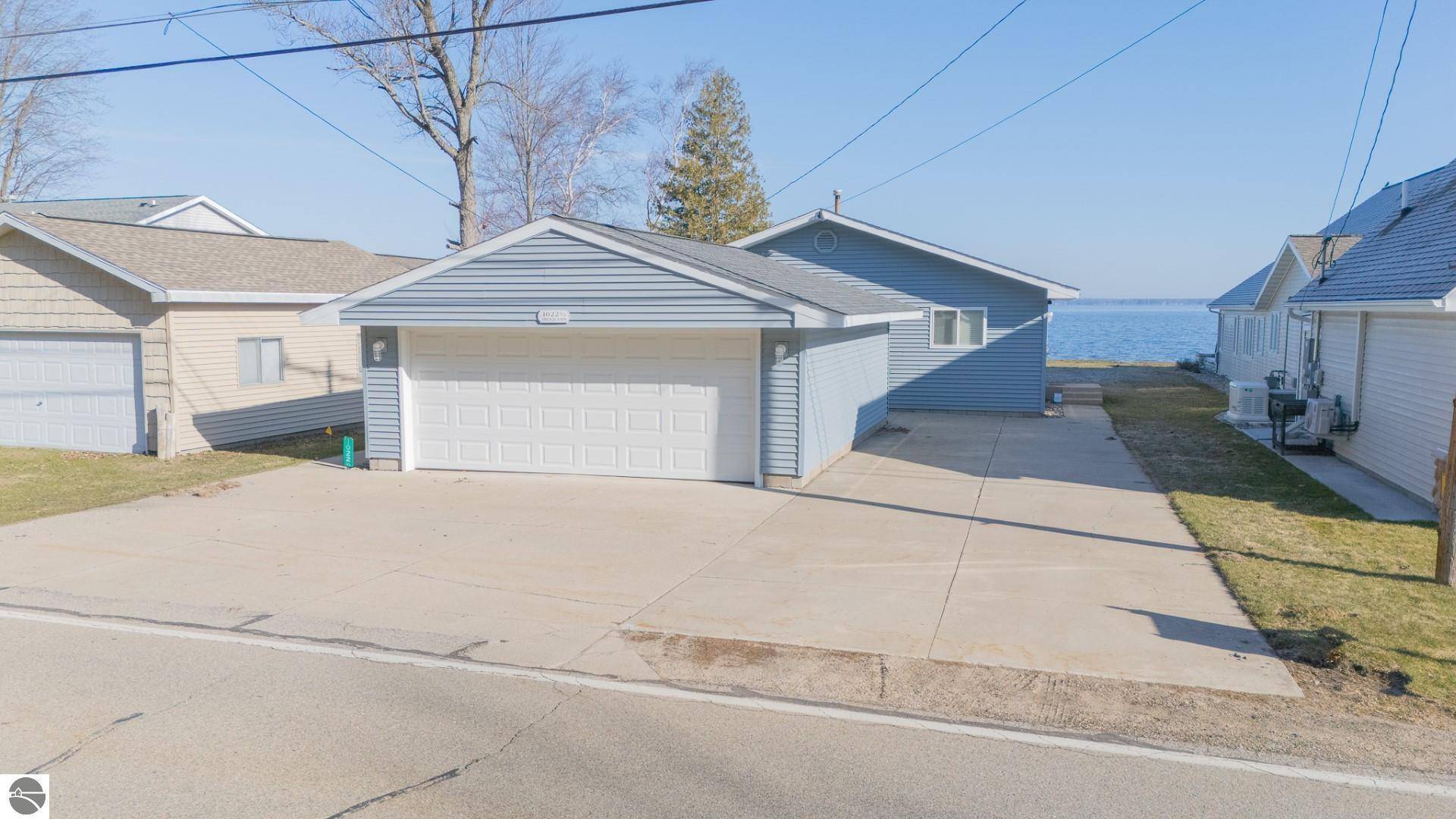 Prudenville, MI 48651,1022 1/2 Iroquois Avenue