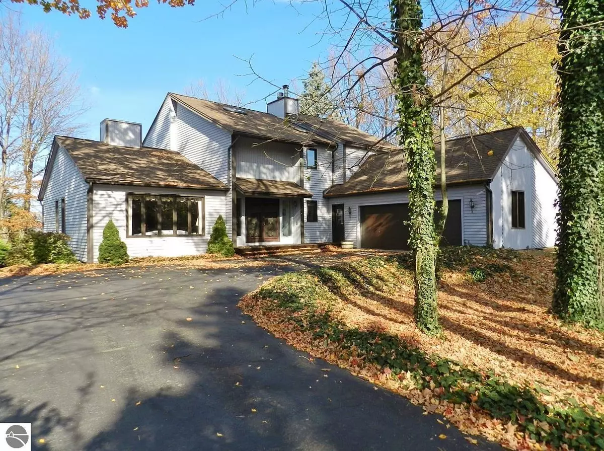 Williamsburg, MI 49690,8717 Woodridge Drive