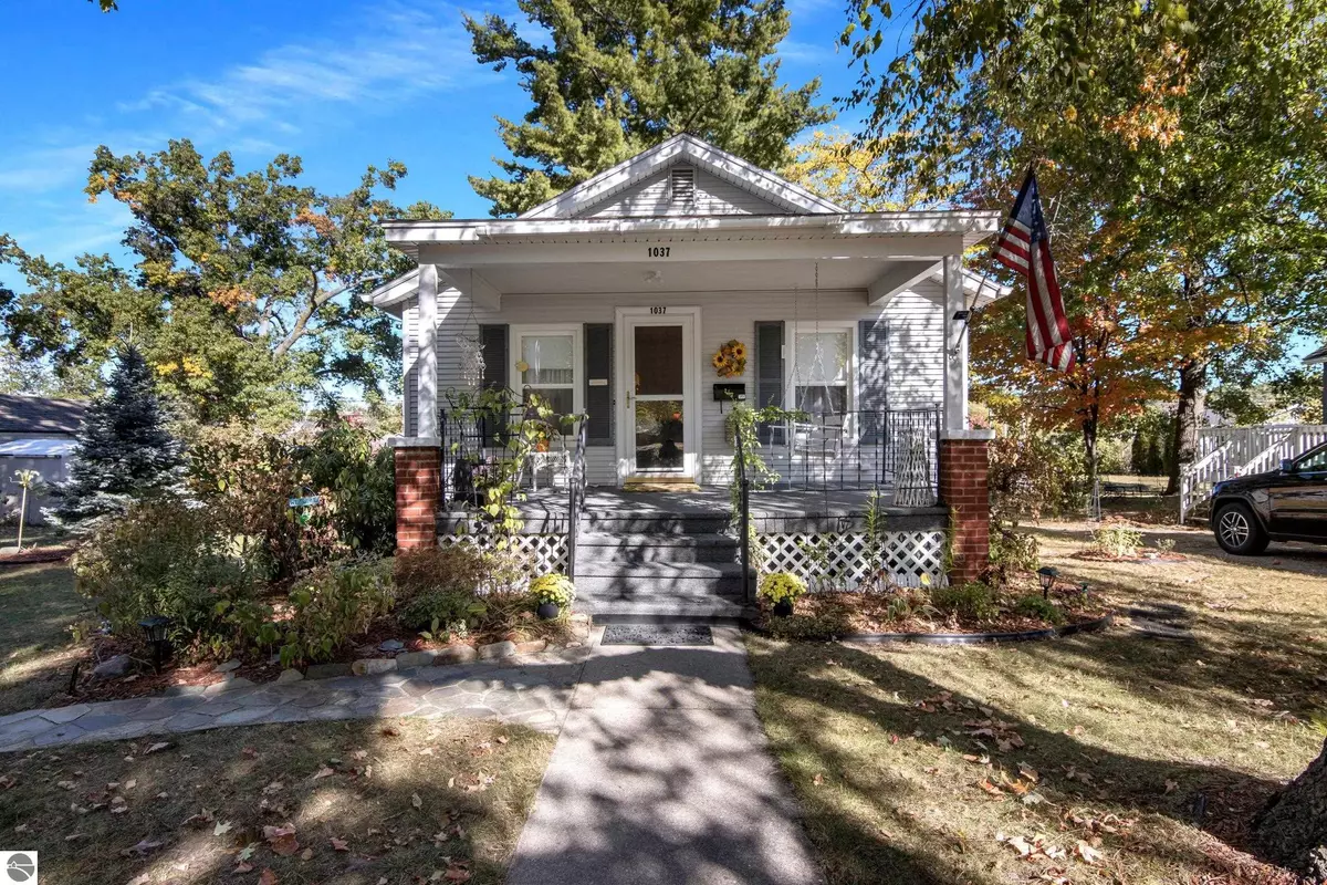 Traverse City, MI 49686,1037 E State Street