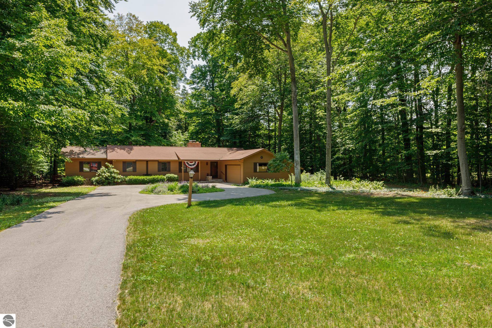 3862 N Trillium Drive, Leland, MI 49654