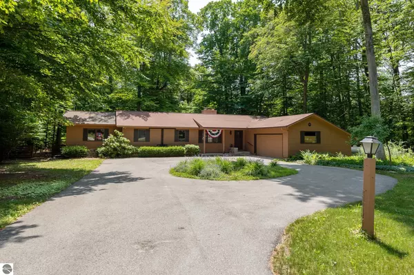 Leland, MI 49654,3862 N Trillium Drive