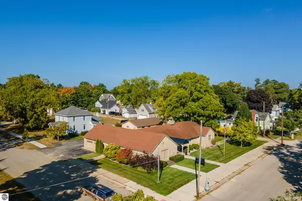 312 Pine Street, Elk Rapids, MI 49629