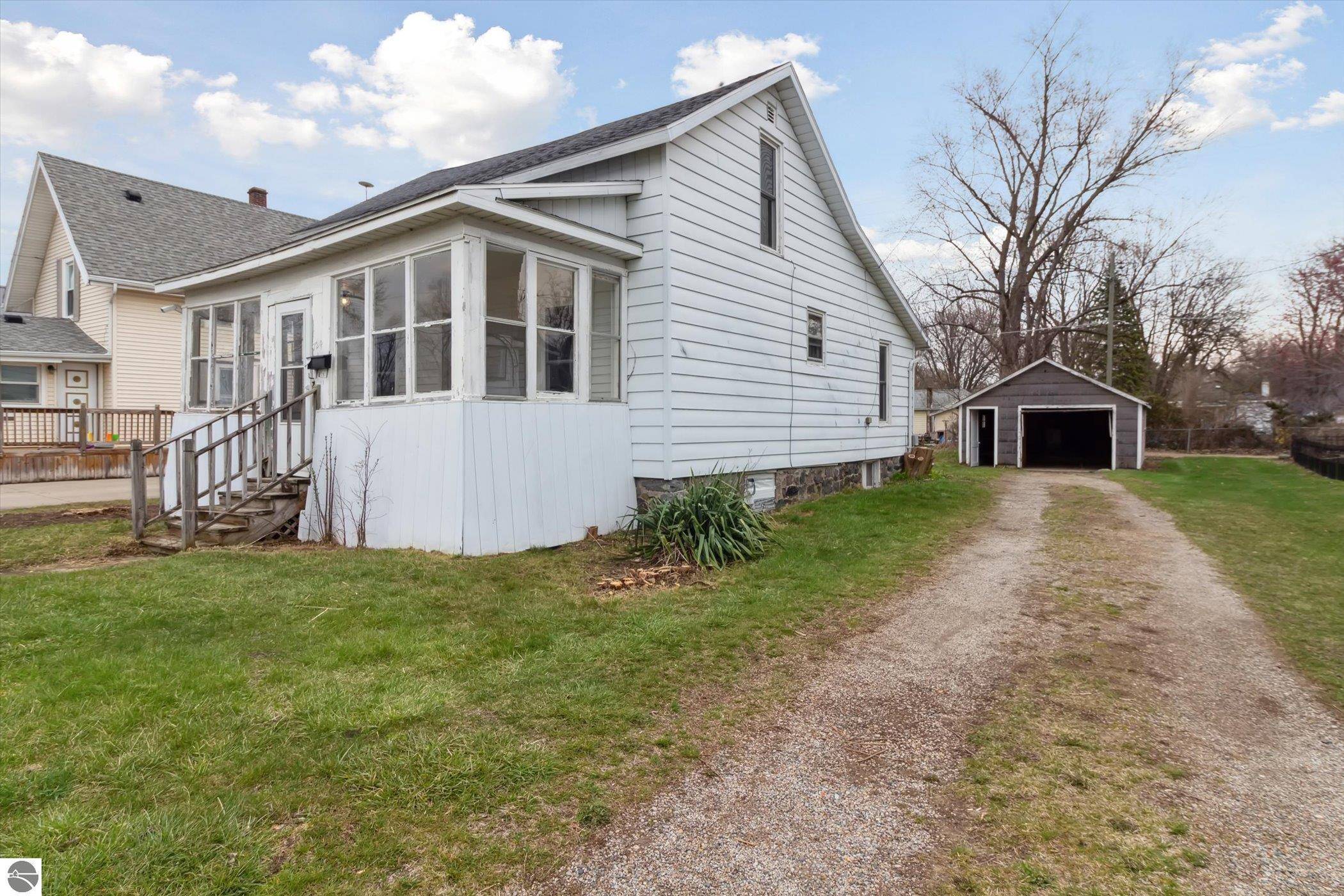 Alma, MI 48801,724 Bridge Avenue