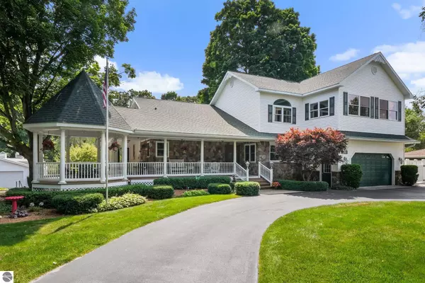 5161 Silver Pines Road, Traverse City, MI 49685