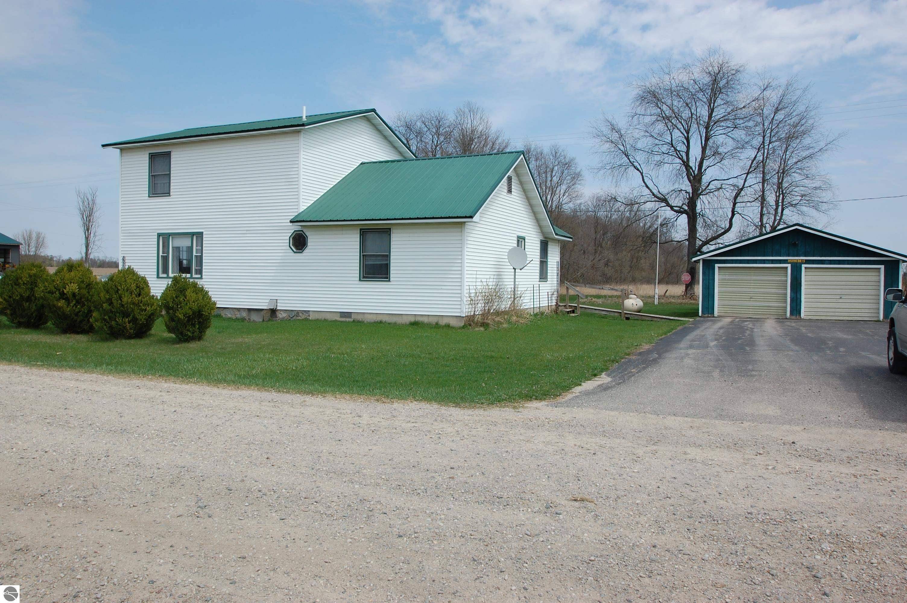 5525 S McCauley Road, Alger, MI 48610