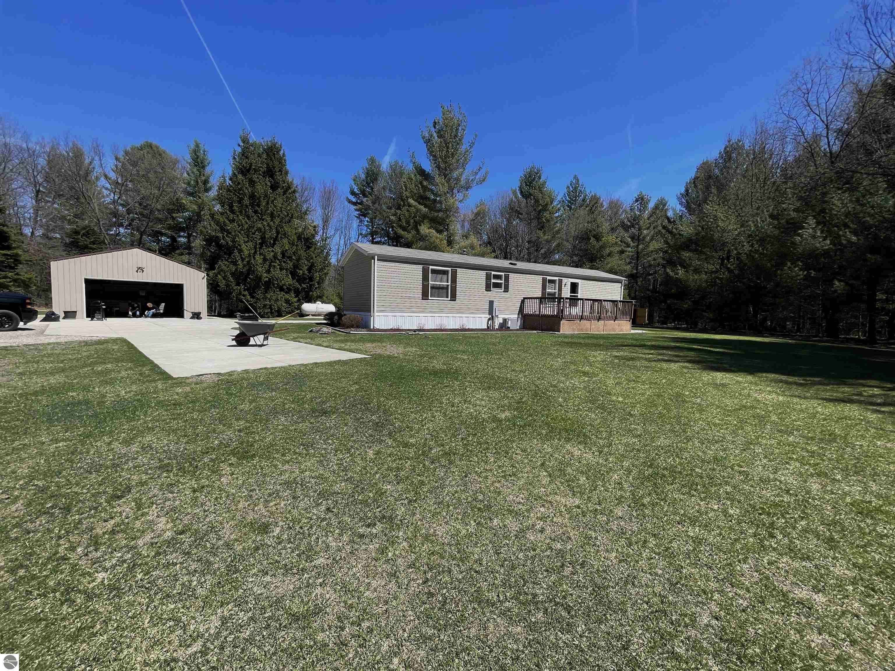 939 Deer Meadow Lane, West Branch, MI 48661