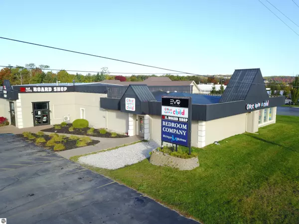 Traverse City, MI 49684,2751 N US-31 S
