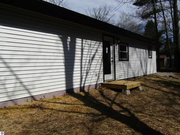 Alger, MI 48610,1192 Little Creek Road, SE