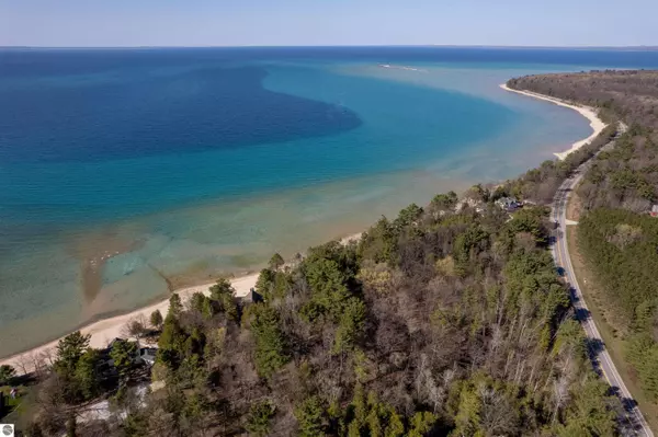 Traverse City, MI 49686,19829 Eagle Rise Road