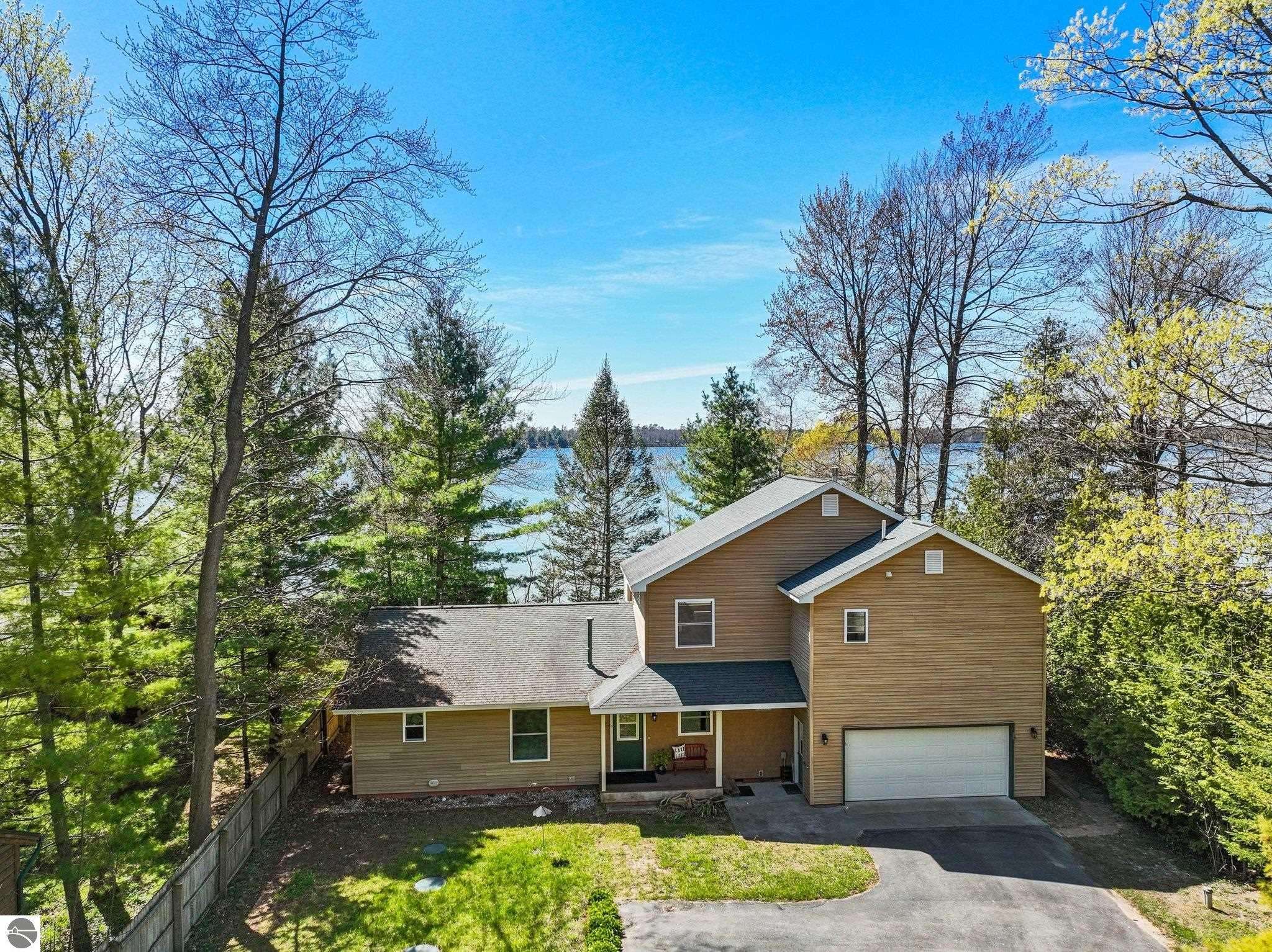 4306 Central Park Drive, Grawn, MI 49637