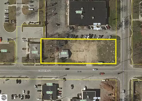 1133 Carver Street, Traverse City, MI 49686